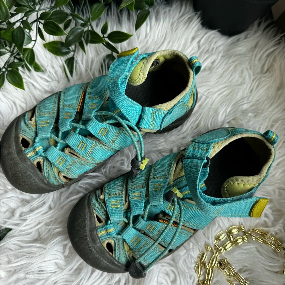 Kids Teal Keen Outdoor Sandals